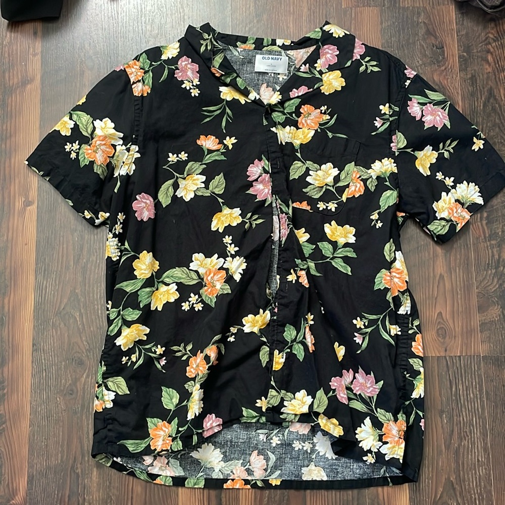 Floral Hawaiian Shirt. Great condition and comfy.